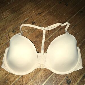 Victoria’s Secret wear everywhere nude Demi 32D bra